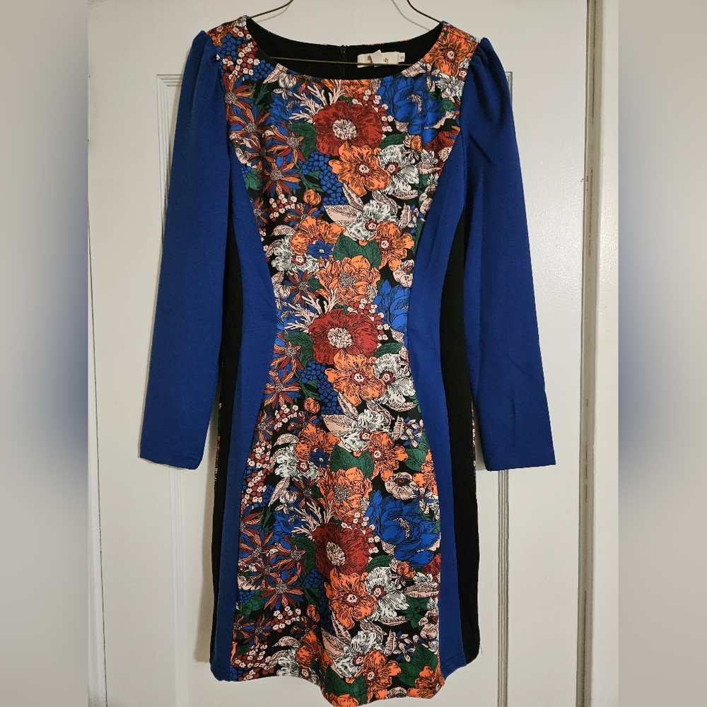Floral Accent Bodycon Long Sleeve Dress. Size Small